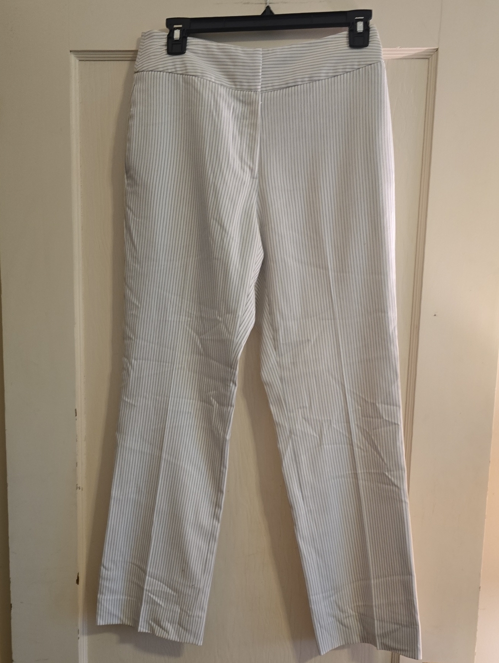 Tahari Women's Light Grey & White Pinstripe Straight Leg Dress Pants Size 2